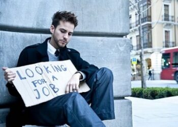 Istat: disoccupazione in crescita, pagano donne e giovani- PP