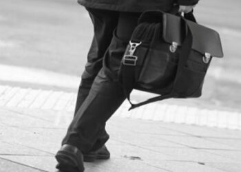 Riorganizzazione aziendale, collocamento del lavoratore presso altri siti non è demansionamento