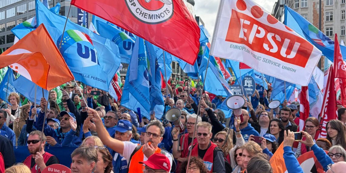 UE, no a semplificazioni legislative che riducano diritti e salari
